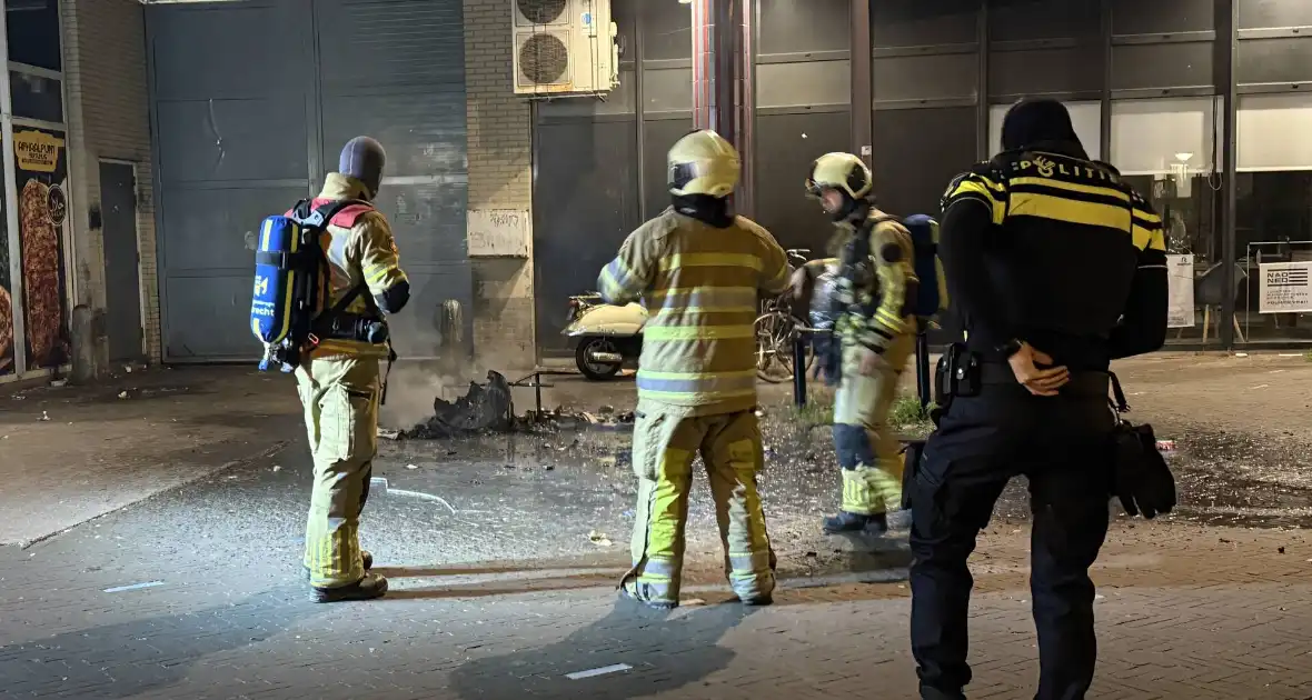 Meubilair in brand bij laad- en losruimte - Foto 3