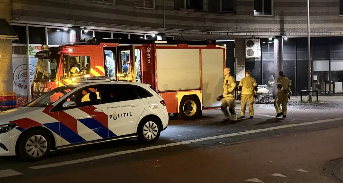 Meubilair in brand bij laad- en losruimte - Foto 7