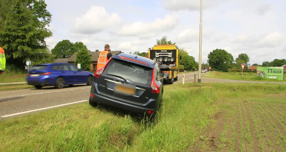 Bestuurder raakt van de weg na black-out - Foto 10