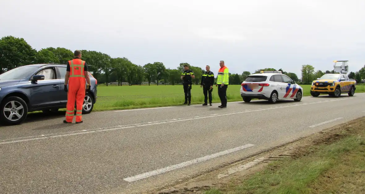 Bestuurder raakt van de weg na black-out - Foto 13