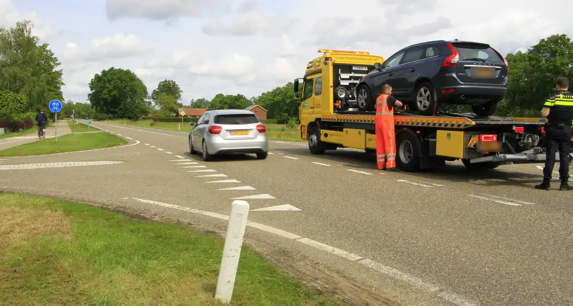Bestuurder raakt van de weg na black-out - Foto 14