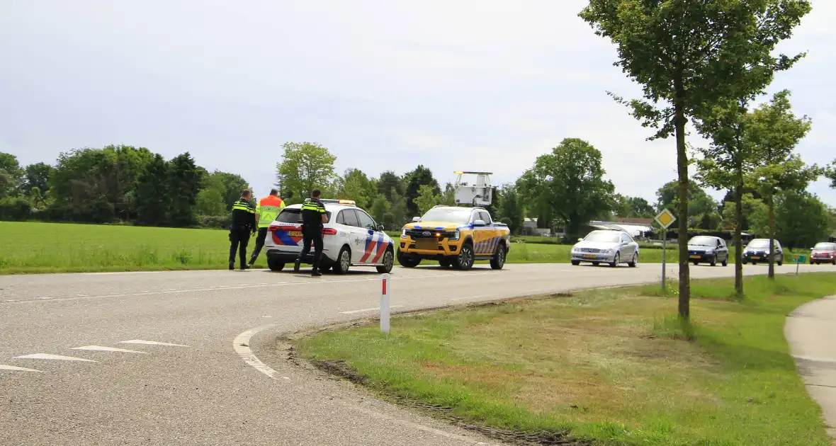 Bestuurder raakt van de weg na black-out - Foto 16