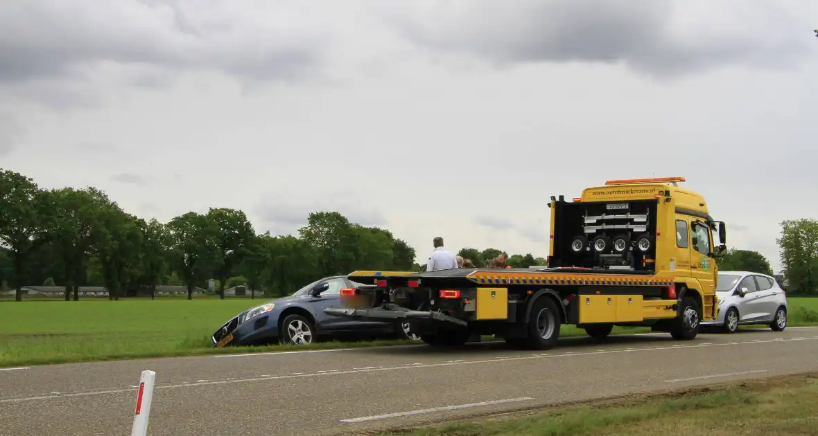 Bestuurder raakt van de weg na black-out - Foto 2