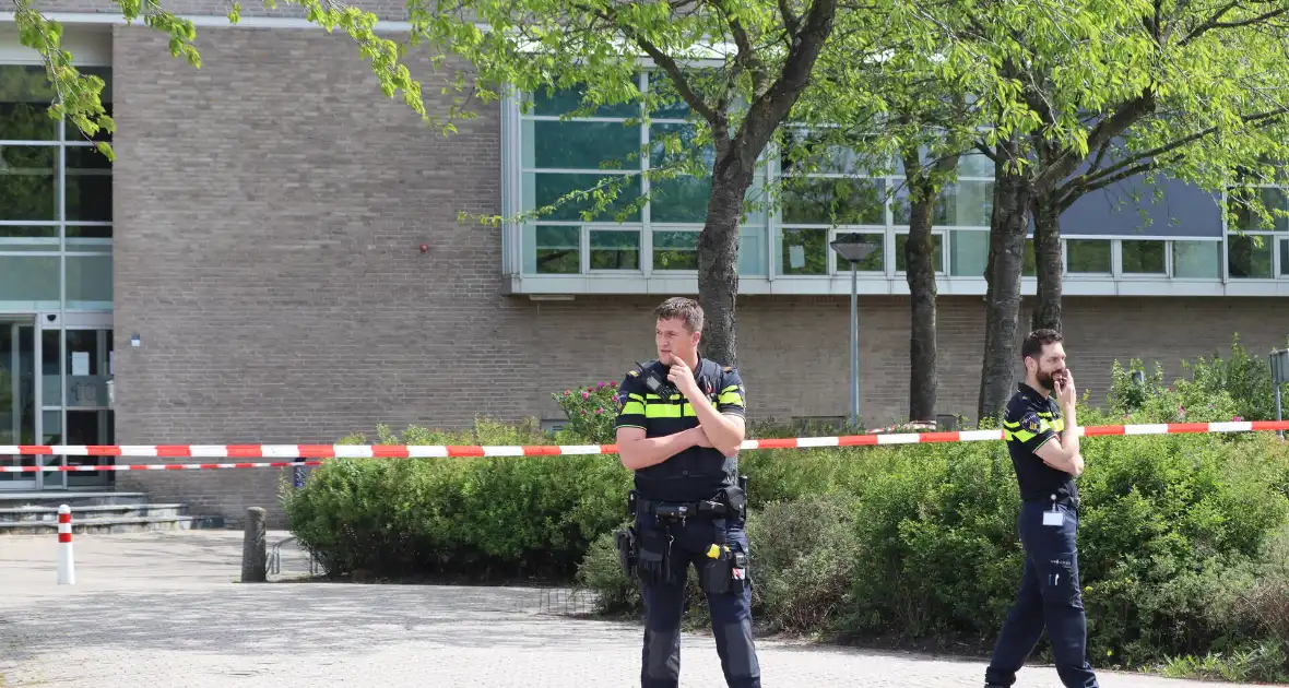 Ontruiming politiebureau na ontdekking mogelijk explosief - Foto 2
