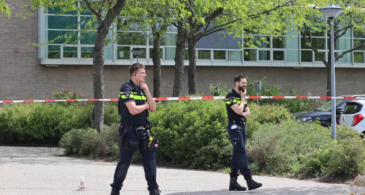 Ontruiming politiebureau na ontdekking mogelijk explosief - Foto 3