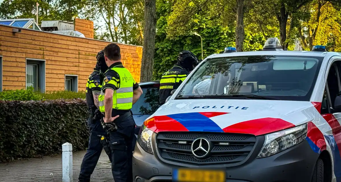 Hondengeleiders en vele agenten ingezet voor persoon met onbegrepen gedrag - Foto 7