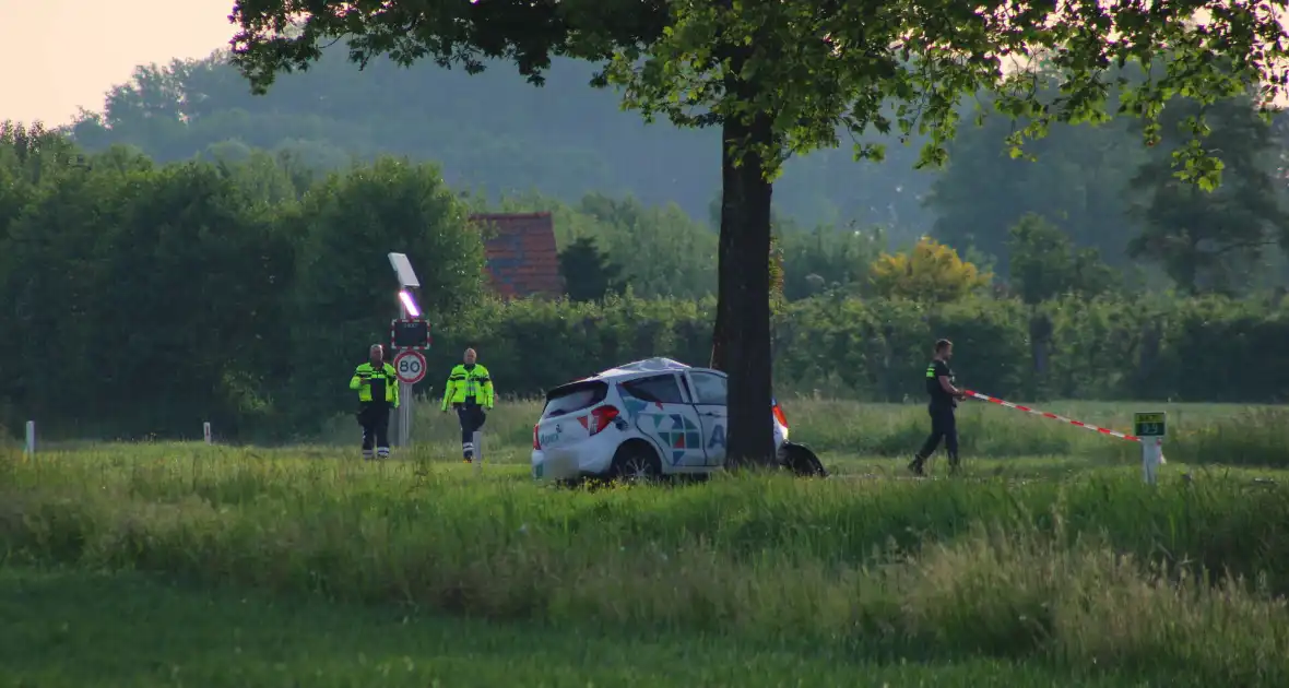 Een dode bij ernstig ongeval met auto - Foto 11