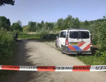 Mogelijk overleden persoon aangetroffen langs waterkant
