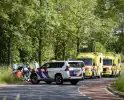 Motorrijder ernstig gewond bij botsing tegen lantaarnpaal