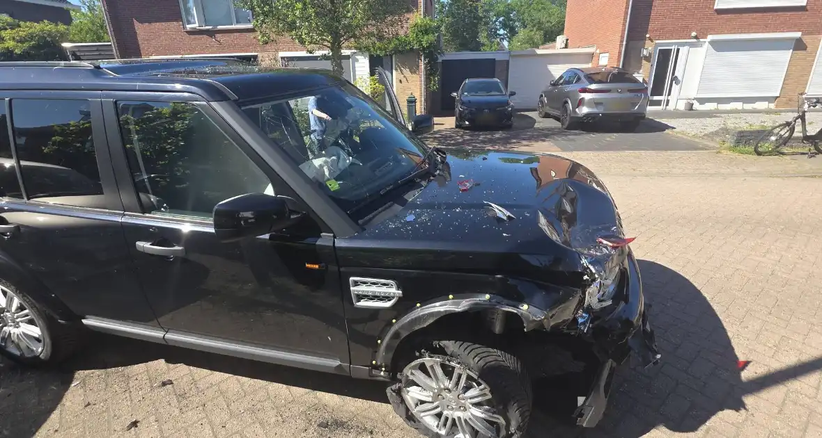 Bestuurder raakt onwel en veroorzaakt ongeval met meerdere total loss auto's - Foto 1