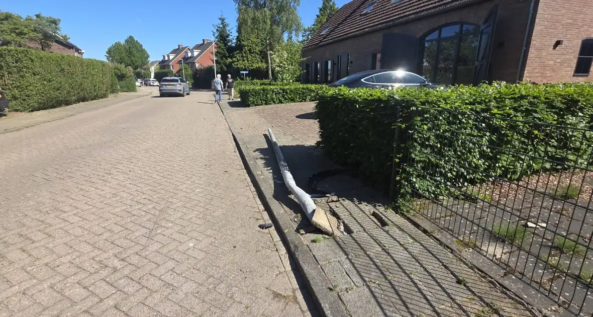 Bestuurder raakt onwel en veroorzaakt ongeval met meerdere total loss auto's - Foto 8