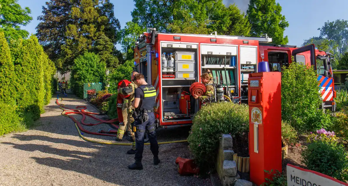 Buitenbrand verwoest huisje op recreatiepark - Foto 2