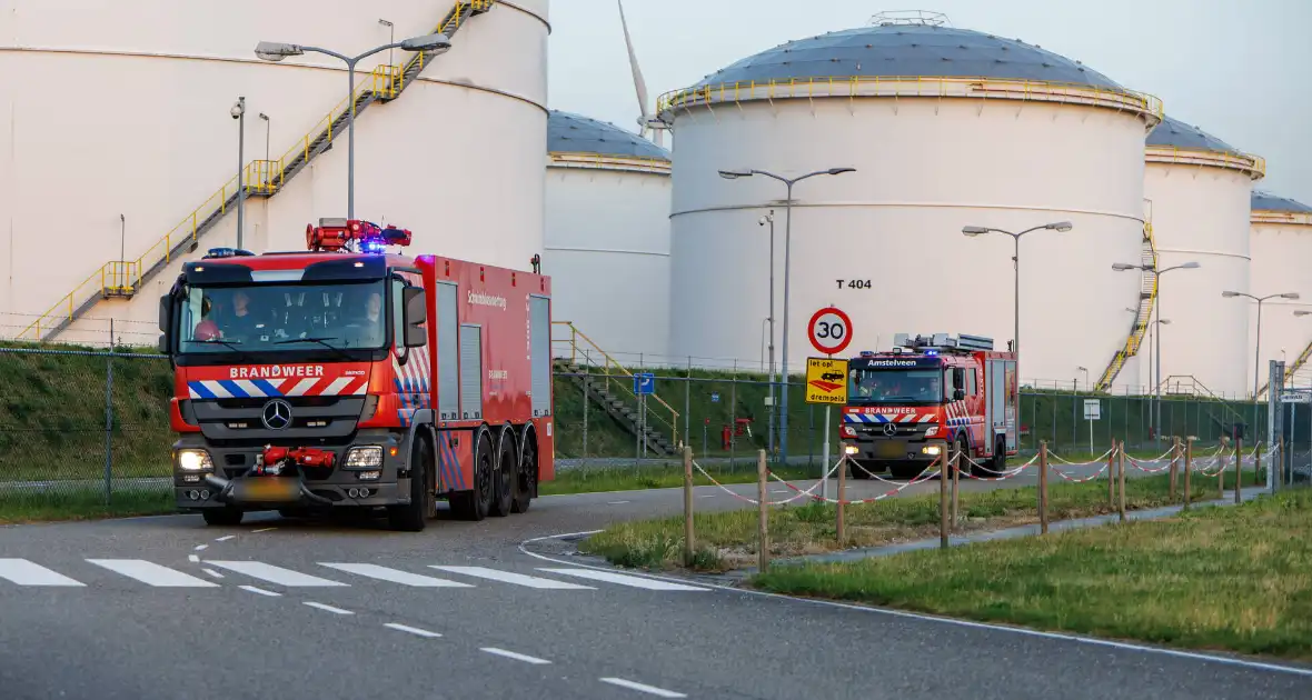 Ongeval met gevaarlijke stoffen bij brandstofoverslag - Foto 2