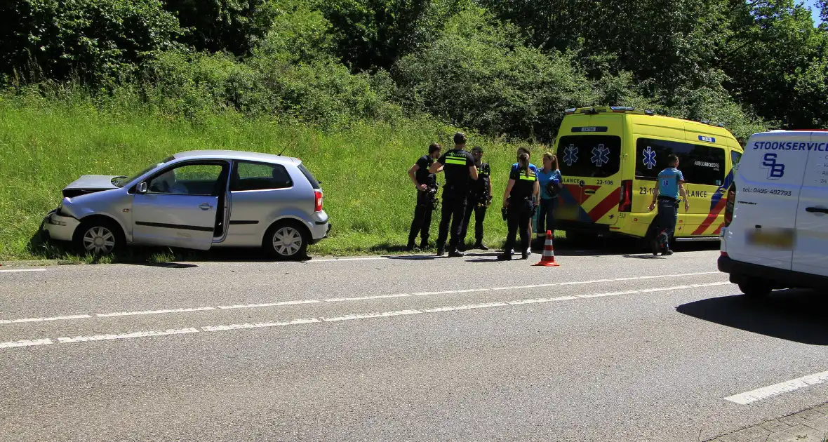 Aanrijding tussen voertuigen leidt tot lichte verkeershinder - Foto 13