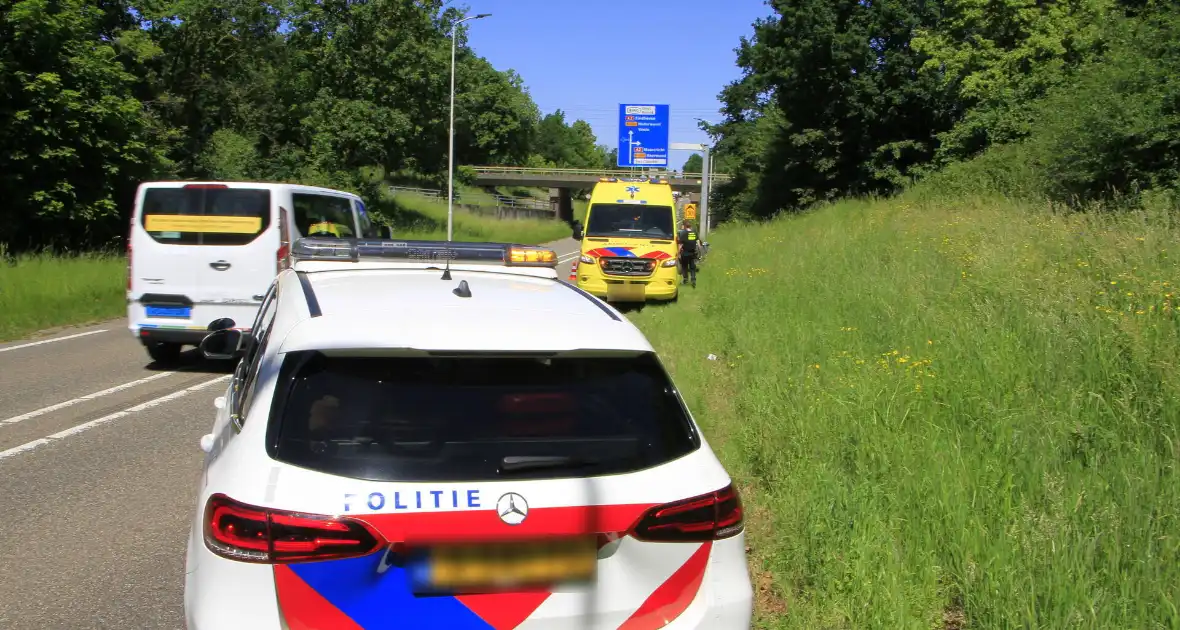Aanrijding tussen voertuigen leidt tot lichte verkeershinder - Foto 19