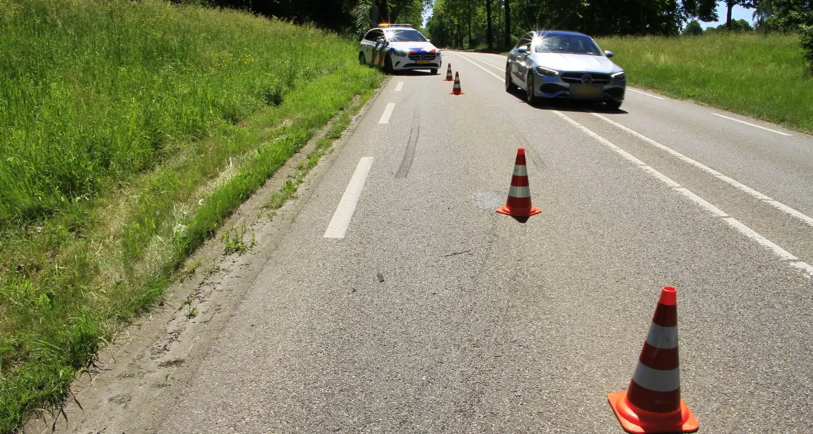 Aanrijding tussen voertuigen leidt tot lichte verkeershinder - Foto 6