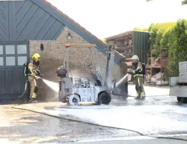 Brand in heftruck tijdens werkzaamheden