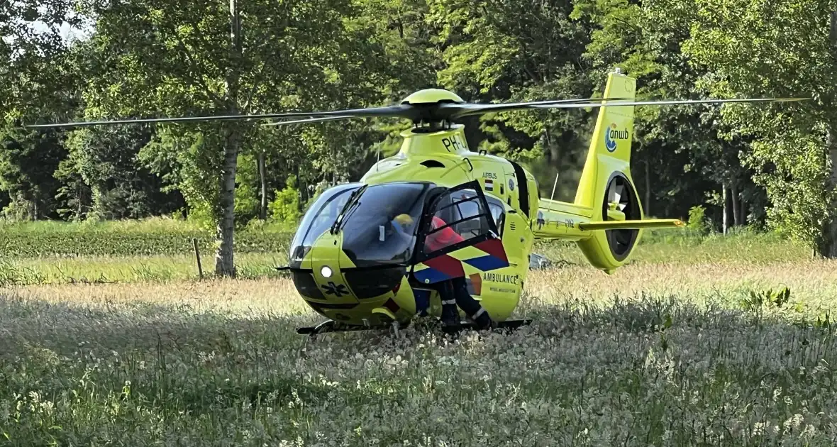 Fietser zwaargewond bij aanrijding met tractor - Foto 11