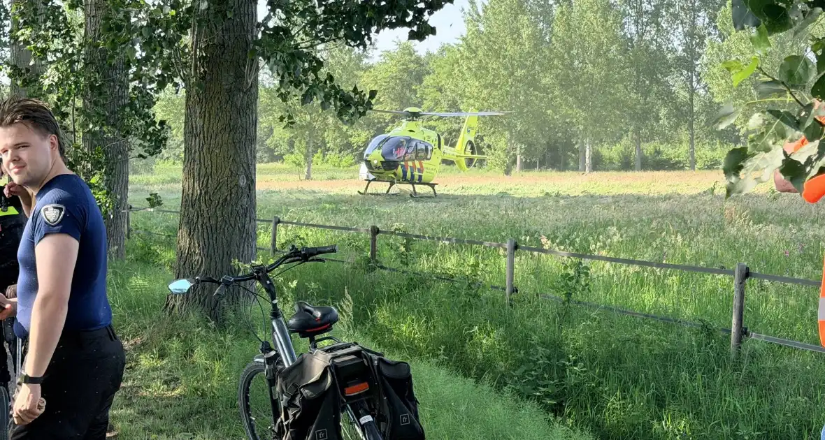 Fietser zwaargewond bij aanrijding met tractor - Foto 4