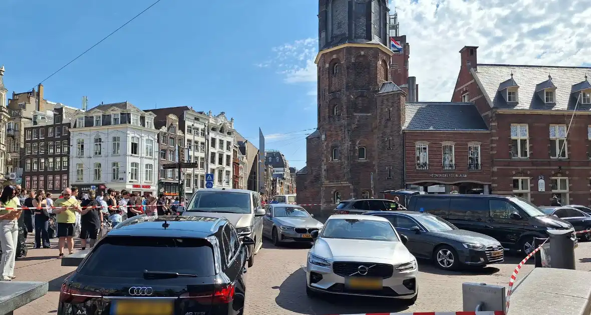 Arrestatieteam ingezet, politie sluit omgeving af - Foto 6
