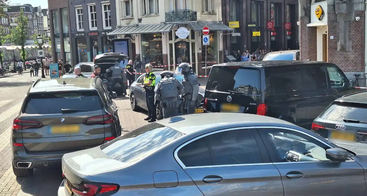 Arrestatieteam ingezet, politie sluit omgeving af - Foto 7
