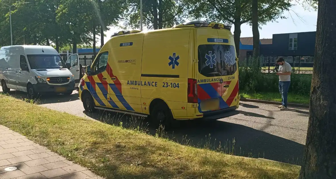 Kind op fatbike aangereden door auto - Foto 2