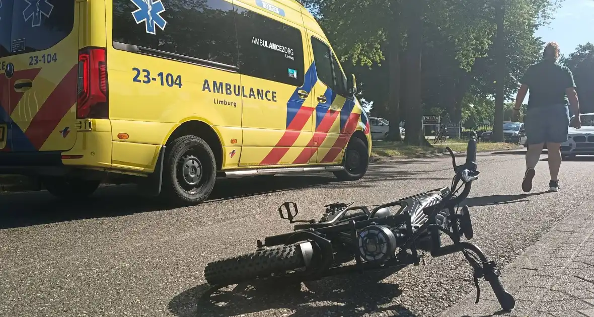 Kind op fatbike aangereden door auto - Foto 3