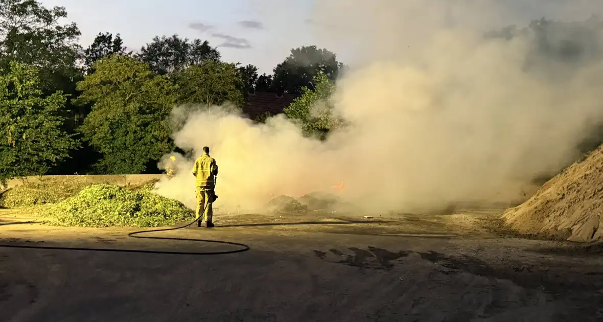 Buitenbrand in snoeiafval in Schijndel - Foto 3
