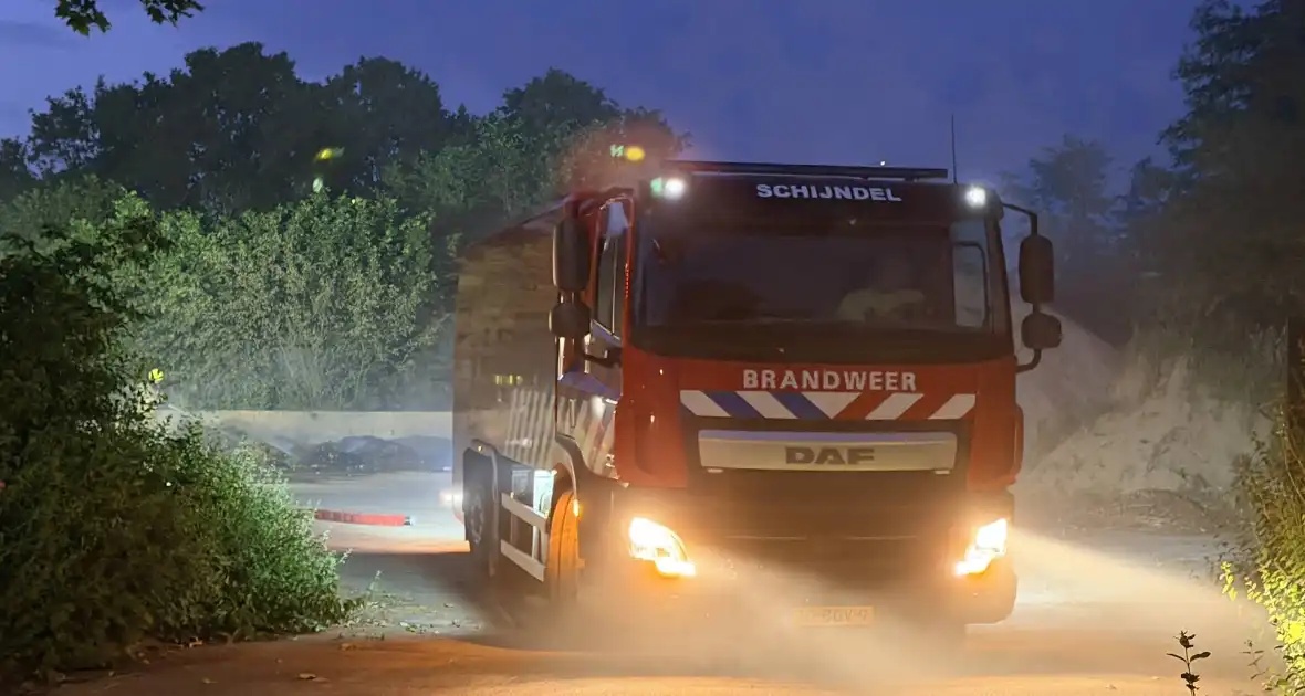 Buitenbrand in snoeiafval in Schijndel - Foto 4