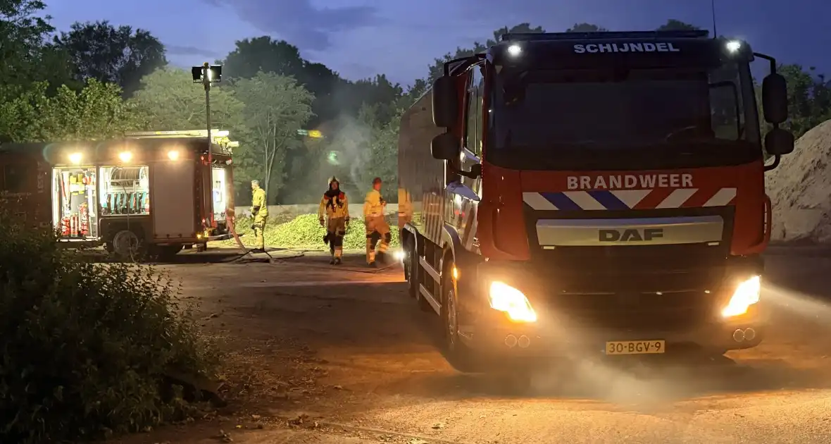 Buitenbrand in snoeiafval in Schijndel - Foto 5