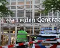 Zwaargewonde na mishandeling voor station Leiden Centraal