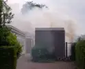 Brand in coniferen Haag veroorzaak flinke rookontwikkeling