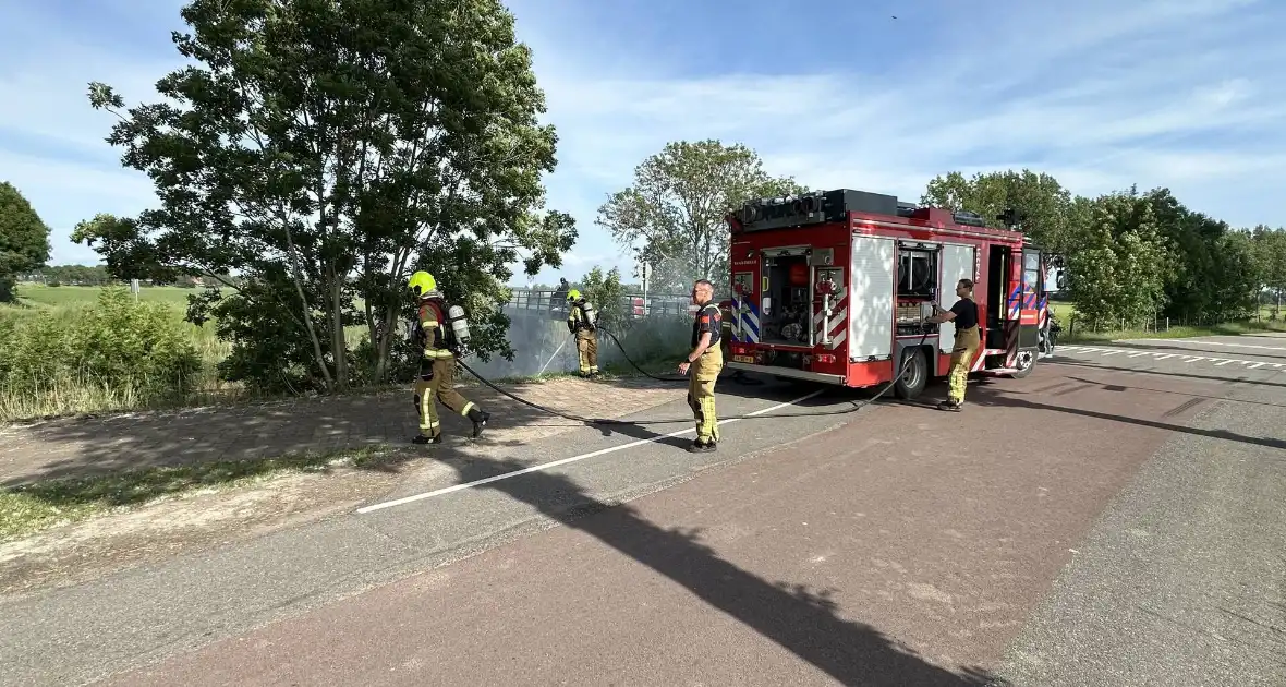 Brandweerinzet na brand in berm - Foto 4