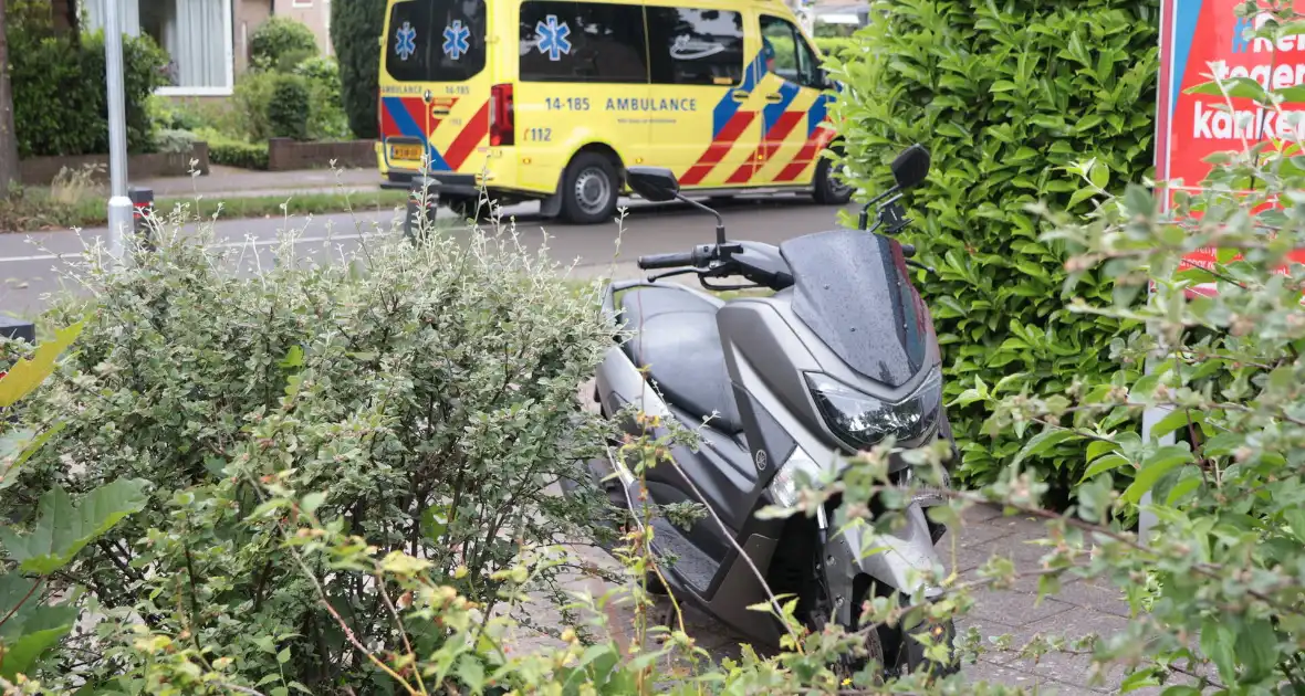Ongeval met motorscooter en auto leidt tot doorrijden - Foto 11