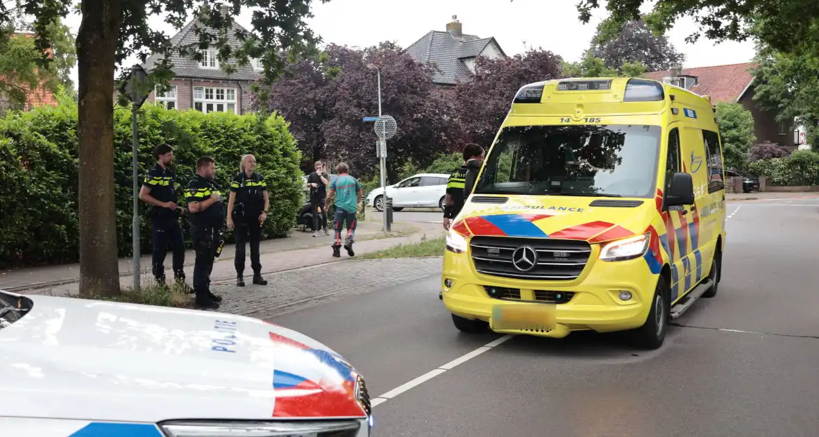 Ongeval met motorscooter en auto leidt tot doorrijden - Foto 2