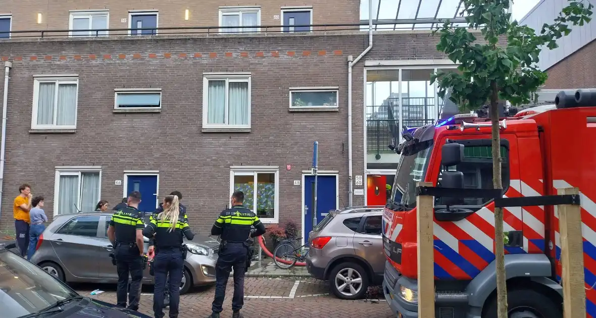 Gebouwbrand veroorzaakt sterke rooklucht - Foto 1