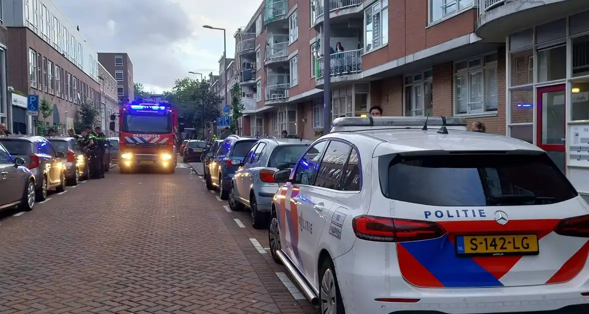 Gebouwbrand veroorzaakt sterke rooklucht - Foto 3
