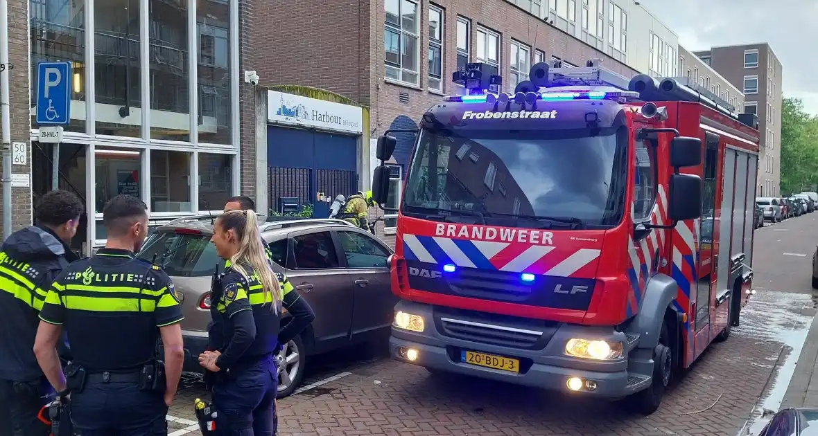 Gebouwbrand veroorzaakt sterke rooklucht - Foto 4