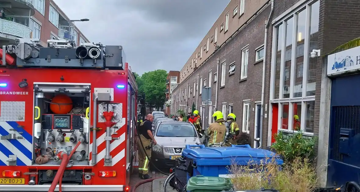 Gebouwbrand veroorzaakt sterke rooklucht - Foto 8