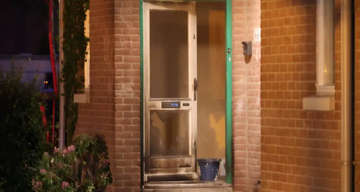 Explosie bij woning zorgt voor grote schade