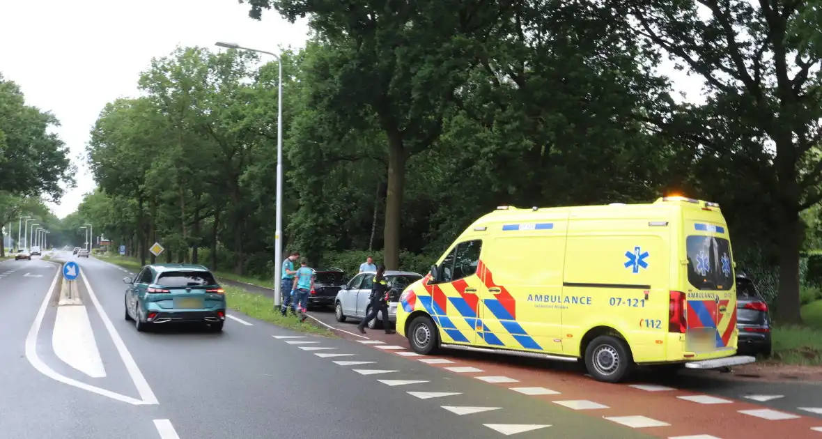 Meerdere inzittenden gecontroleerd na aanrijding