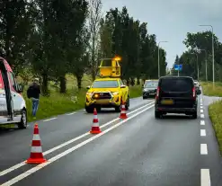 Ongeval met meerdere voertuigen op drukke weg