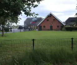 Brand in bijgebouw leidt tot grote inzet brandweer