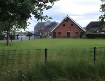 Brand in bijgebouw leidt tot grote inzet brandweer