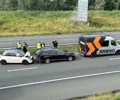 Ongeval met drie auto's op snelweg