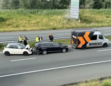 Ongeval met drie auto's op snelweg