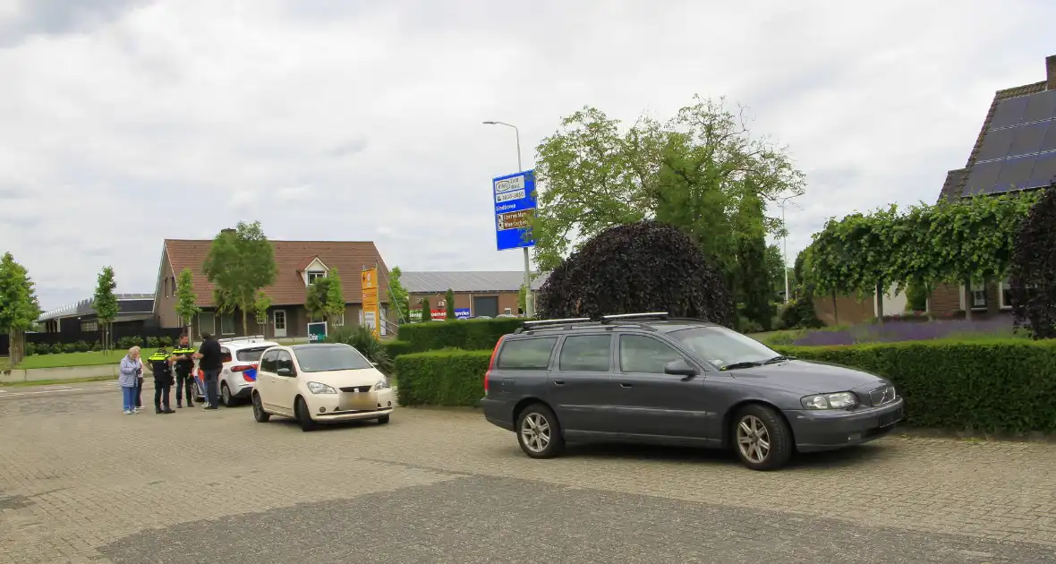 Kop-staartbotsing met lichtgewonde vrouw - Foto 1