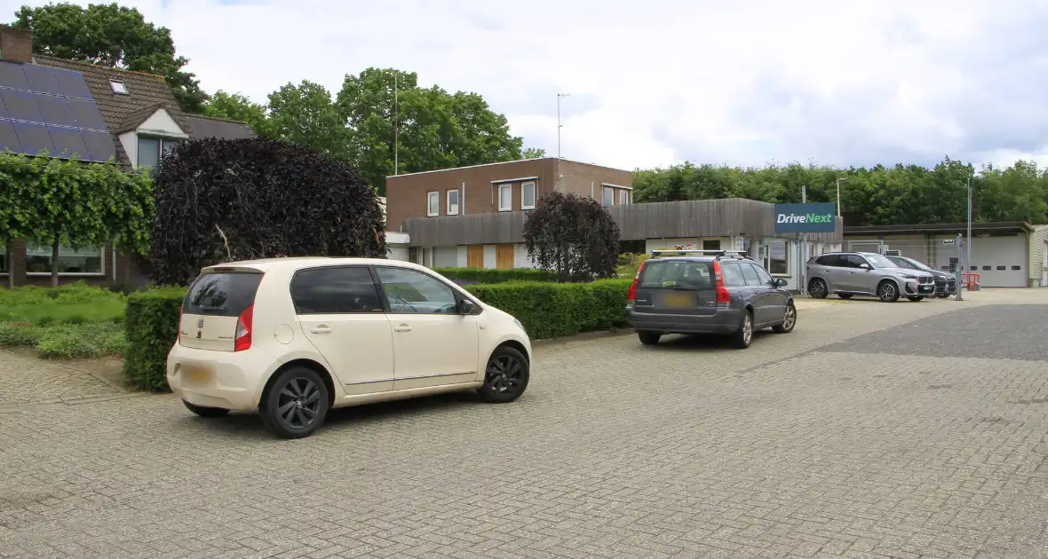 Kop-staartbotsing met lichtgewonde vrouw - Foto 5