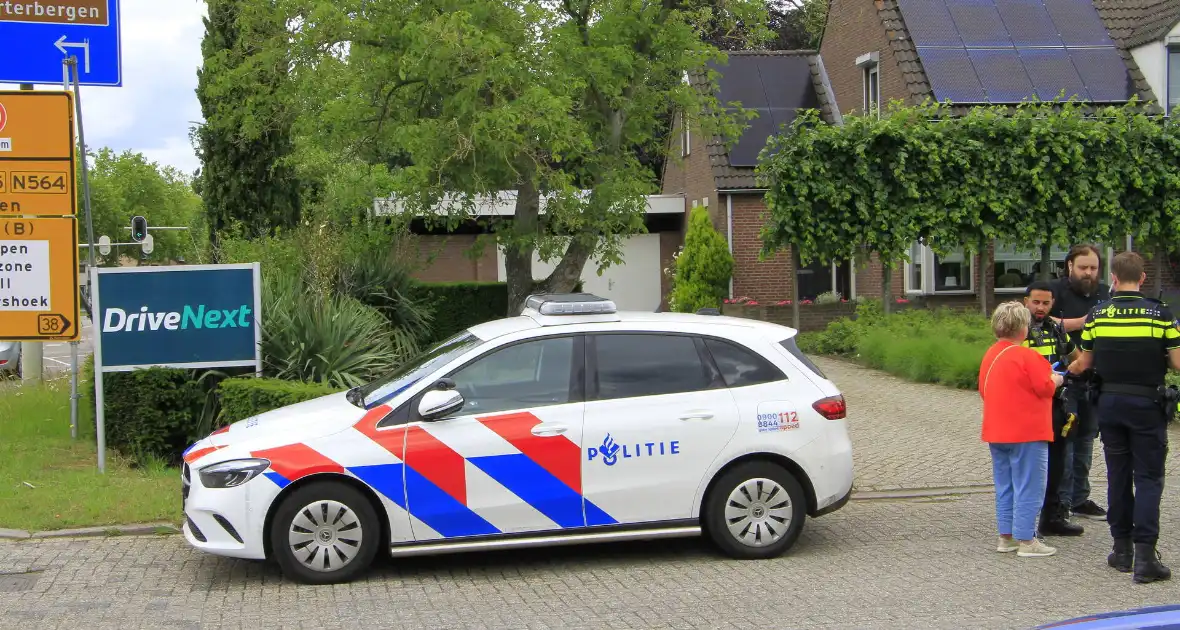 Kop-staartbotsing met lichtgewonde vrouw - Foto 8