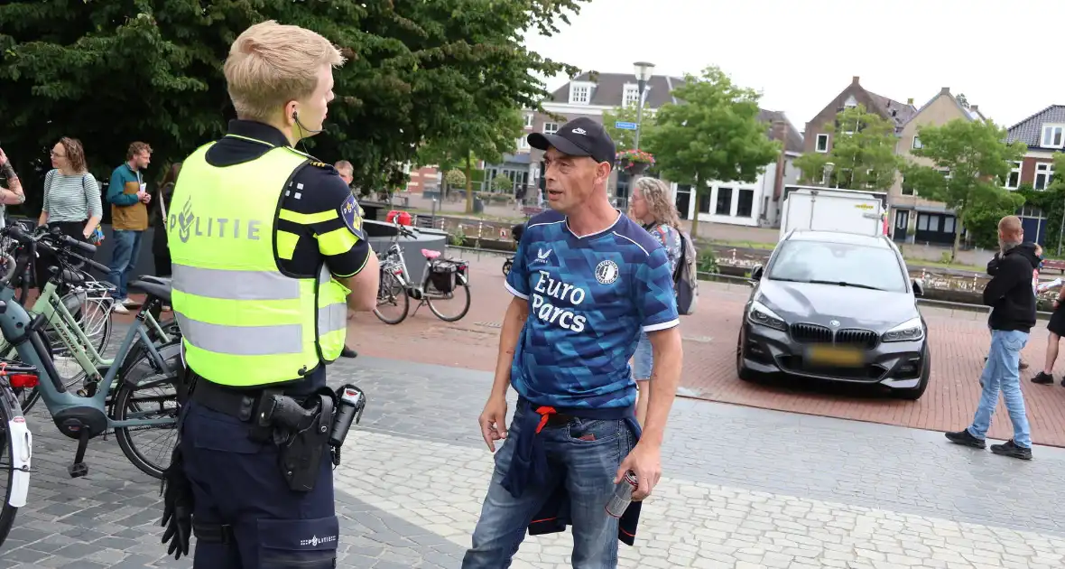 Demonstratie trekt veel aandacht - Foto 7